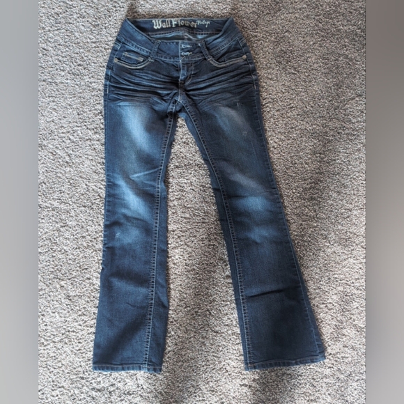 Women's dark wash jeans bundle - Picture 3 of 11